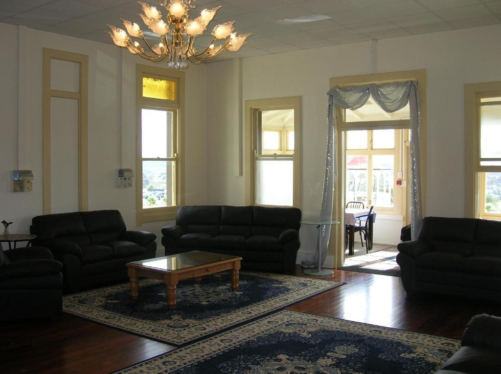 Manor Views Nz Hotel Huntly Buitenkant foto