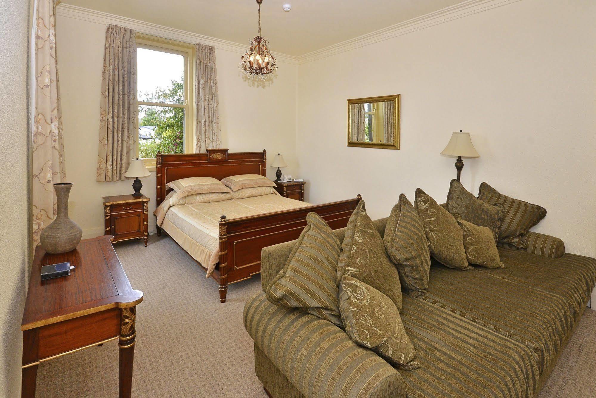 Manor Views Nz Hotel Huntly Buitenkant foto