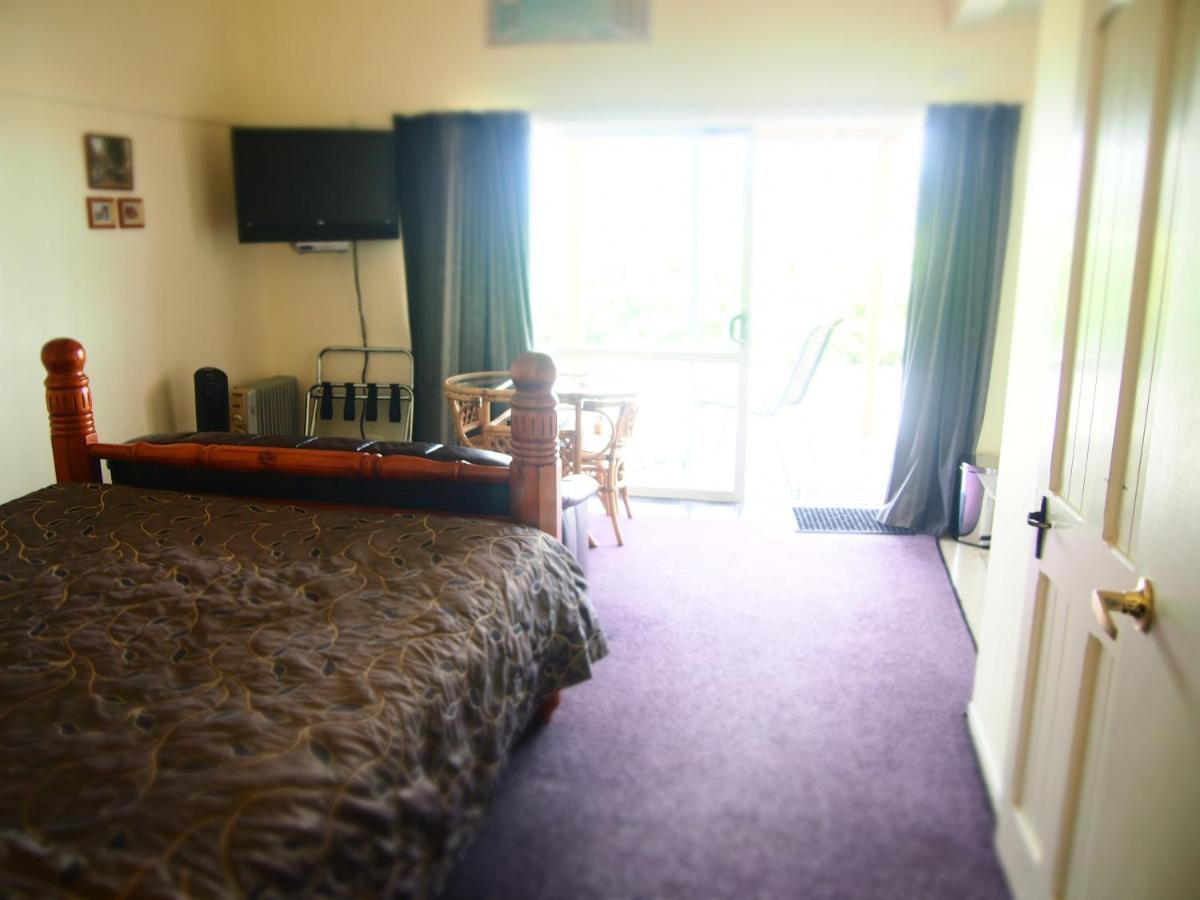 Manor Views Nz Hotel Huntly Buitenkant foto