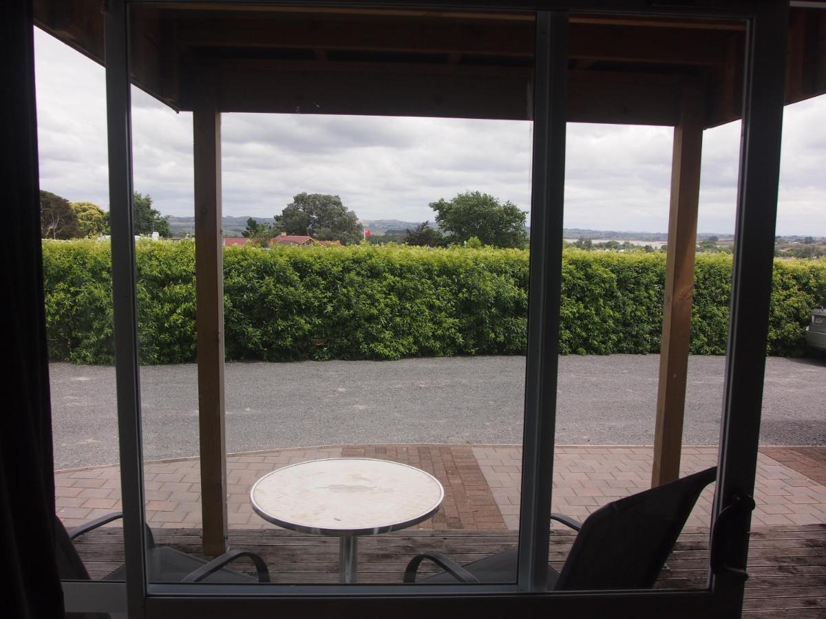 Manor Views Nz Hotel Huntly Buitenkant foto