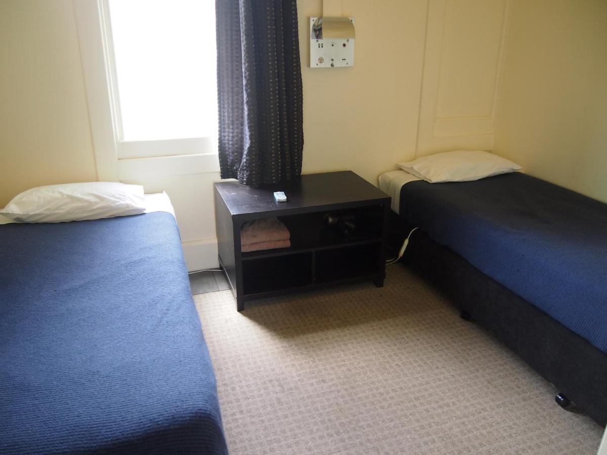 Manor Views Nz Hotel Huntly Buitenkant foto